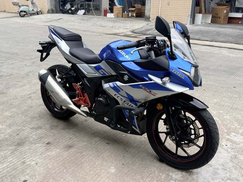 豪爵铃木 GSX250R