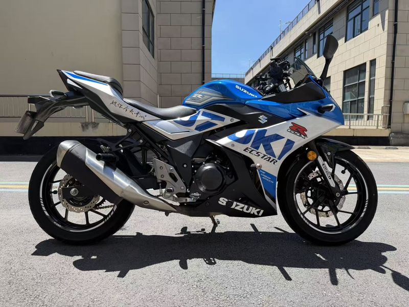 豪爵铃木 GSX250R