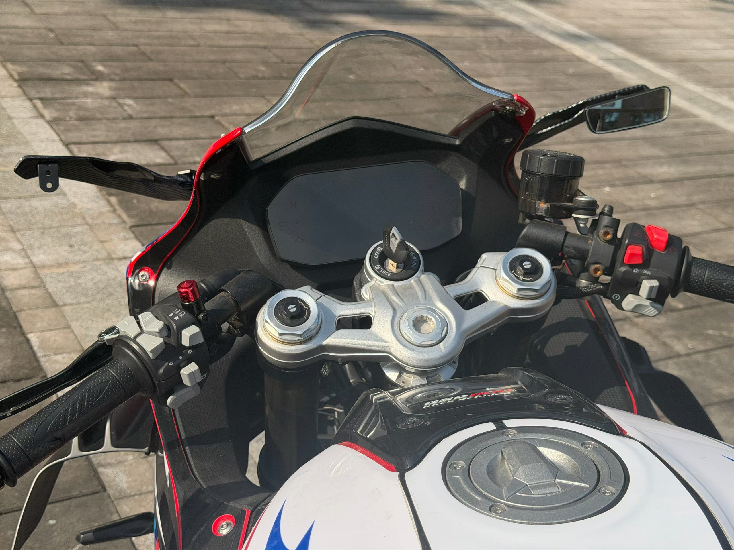 QJMOTOR 赛800