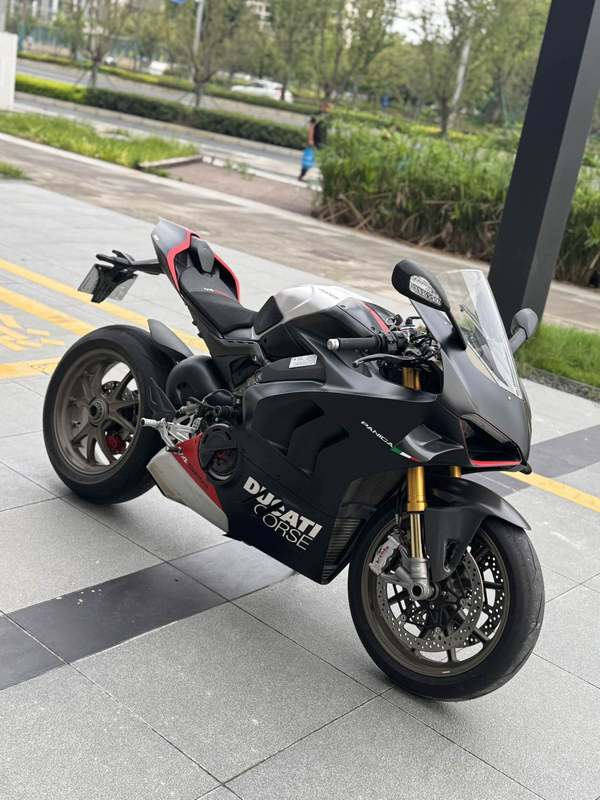 杜卡迪 Panigale V4