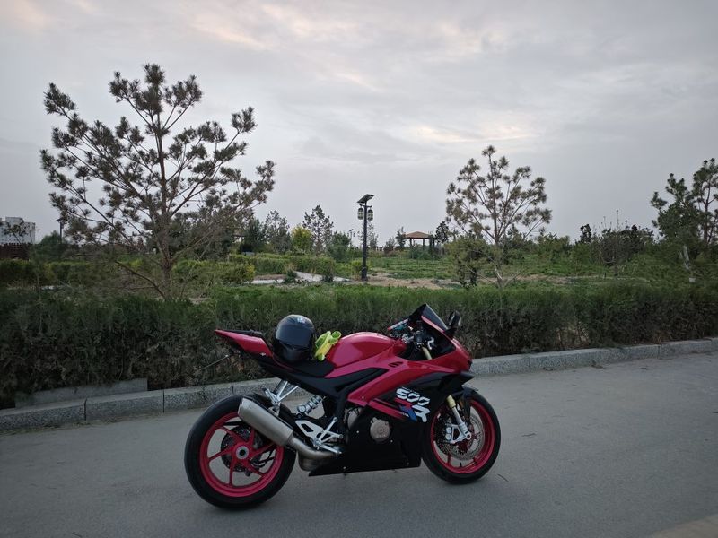 张雪机车 500RR