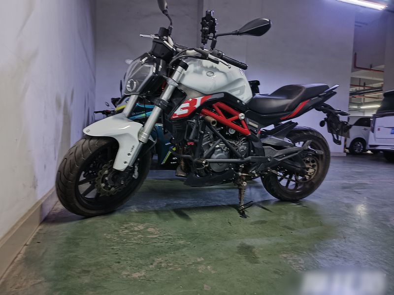 贝纳利 蓝宝龙 BN302S