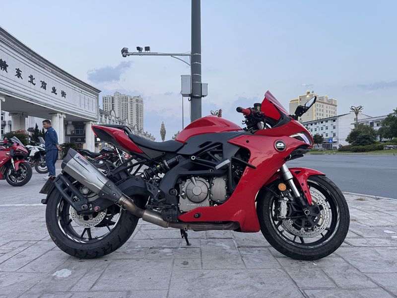QJMOTOR 赛600
