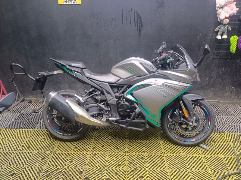 无极 300RR
