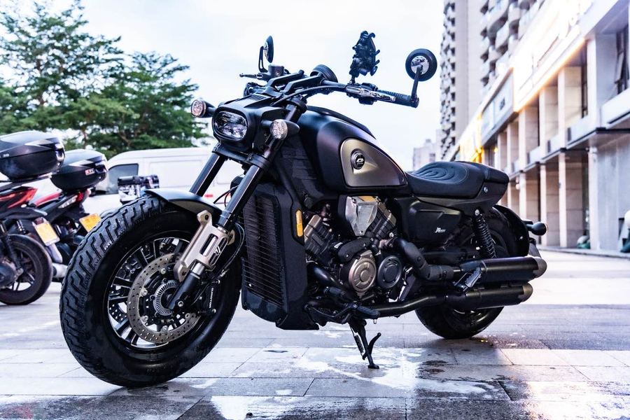 QJMOTOR 闪600