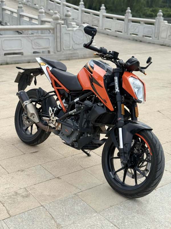 KTMR2R 250 Duke