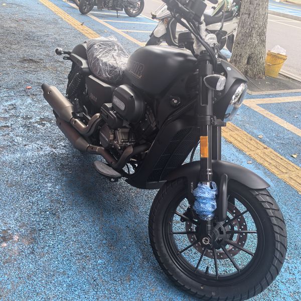 QJMOTOR 闪300S