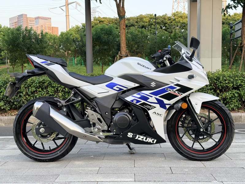 豪爵铃木 GSX250R