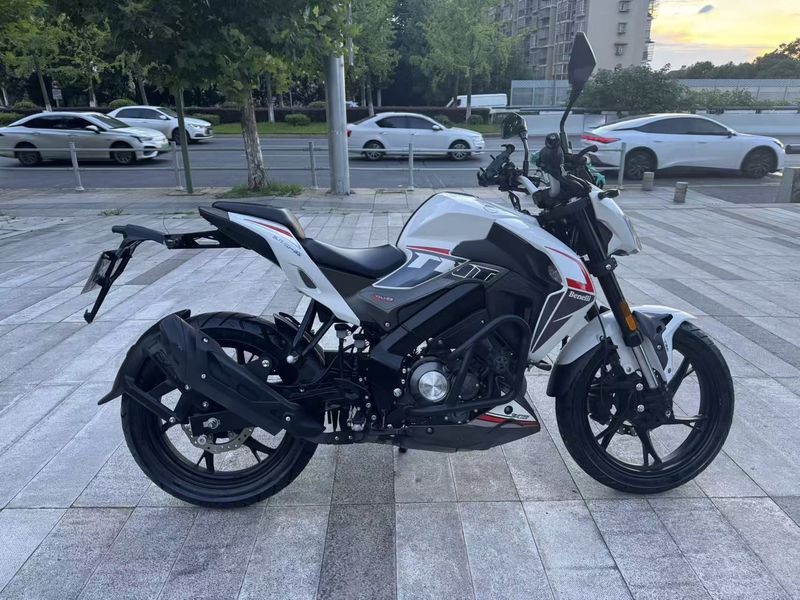 贝纳利 小迅龙 BN150S