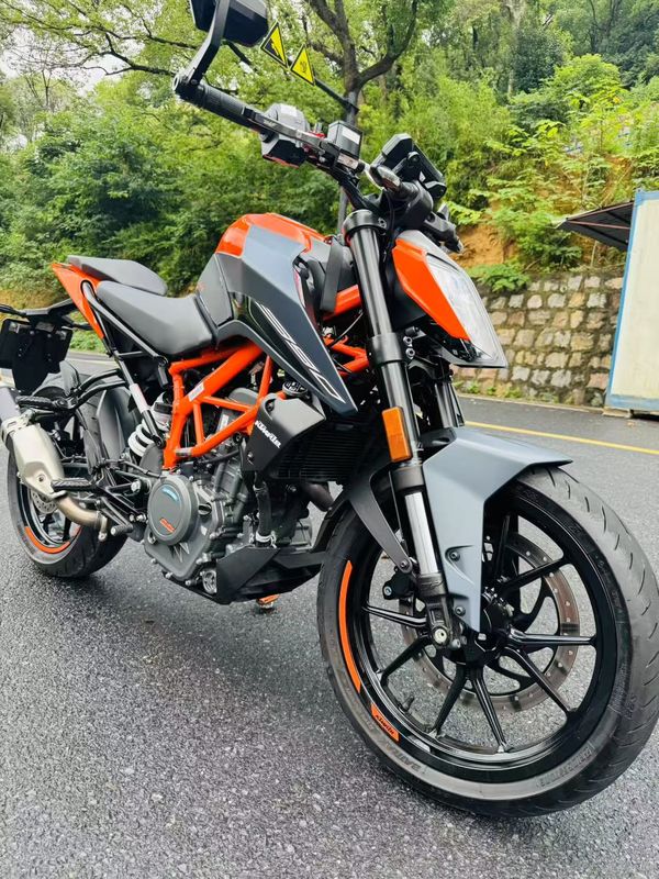 KTMR2R 390 Duke