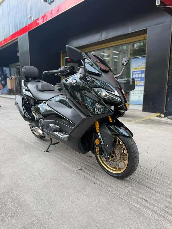 雅马哈 TMAX
