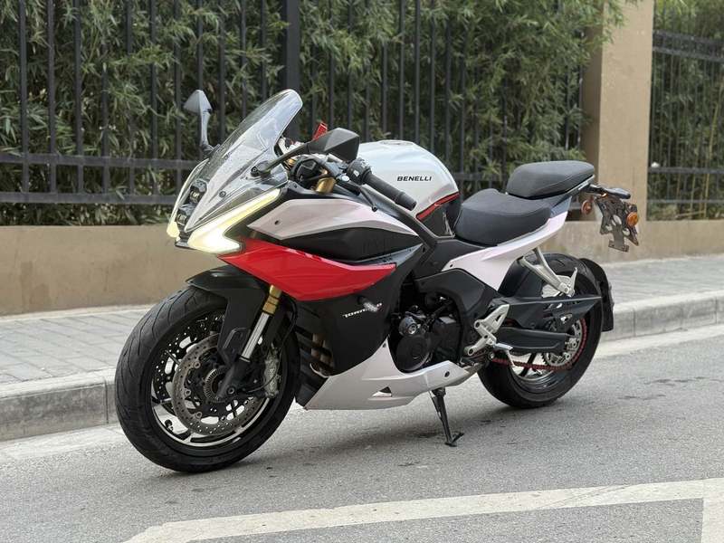 贝纳利 龙卷风 Tornado 552R