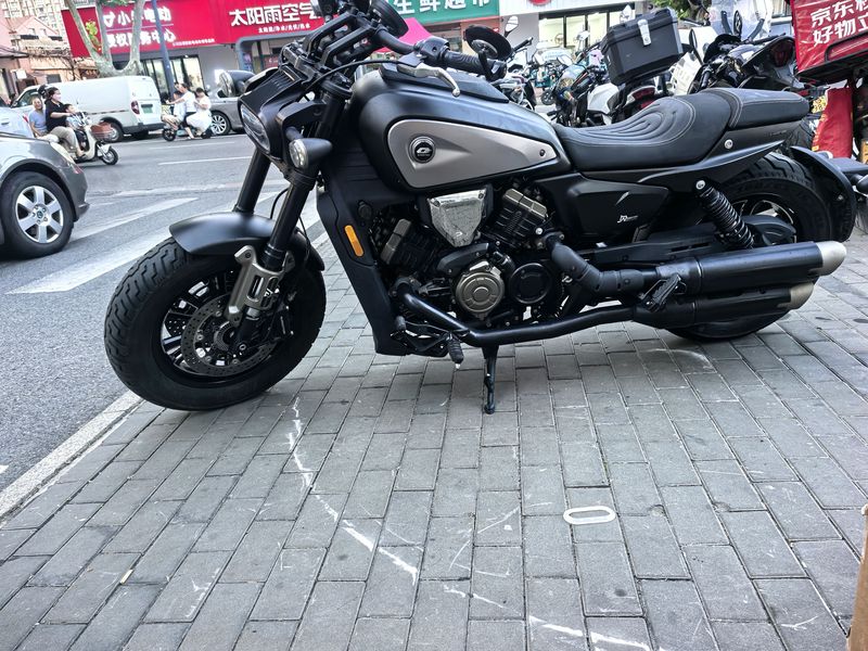 QJMOTOR 闪600