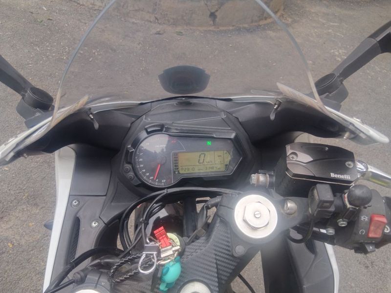 贝纳利 龙卷风 Tornado 302R