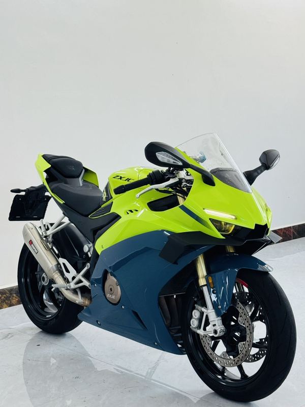 张雪机车 500RR