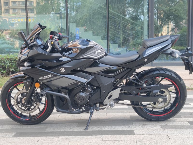 豪爵铃木 GSX250R
