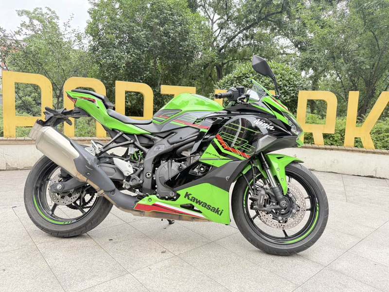 川崎 ZX-4R