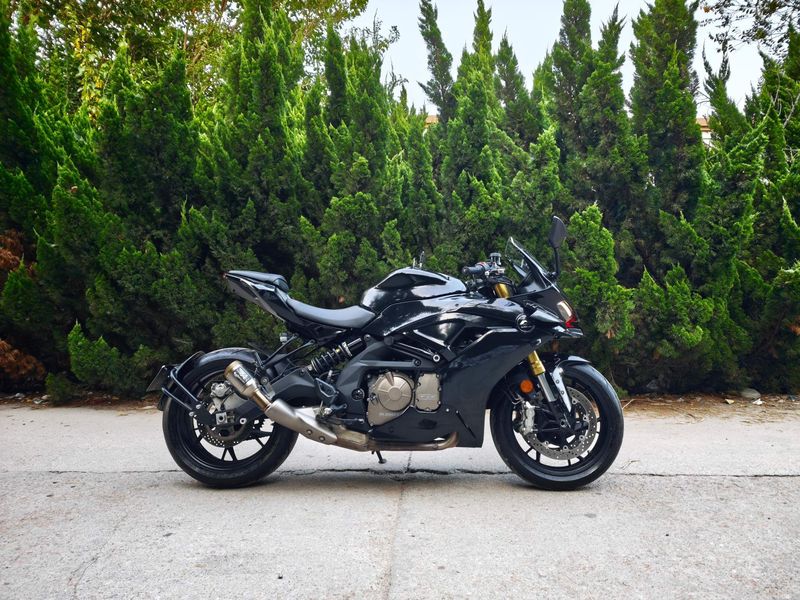 QJMOTOR 赛600
