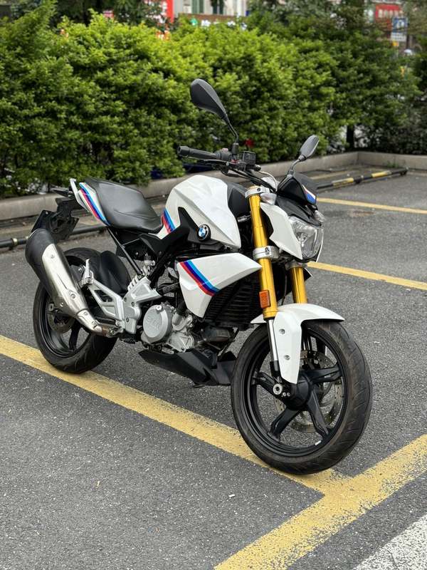 宝马 G 310 R