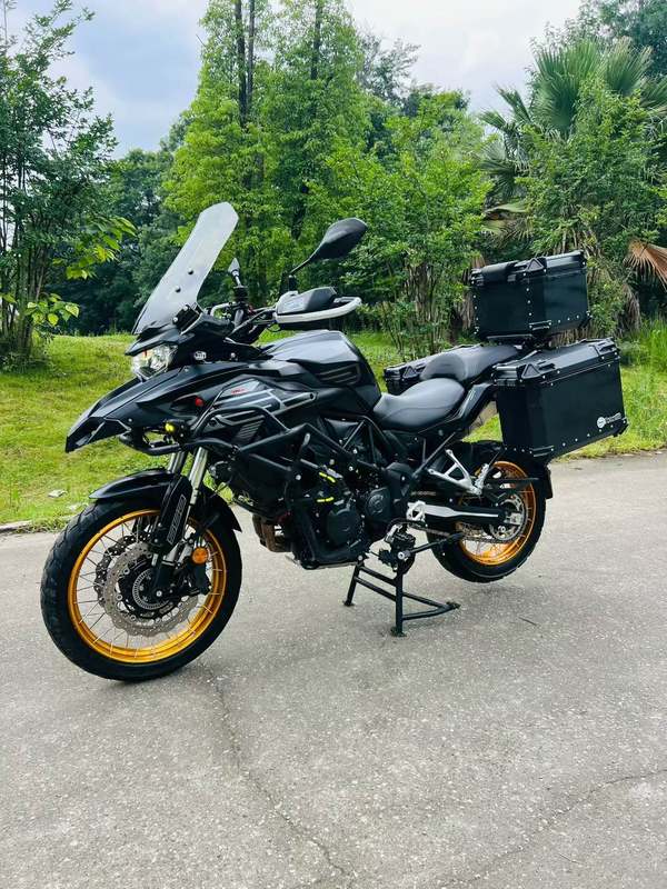 贝纳利 TRK552
