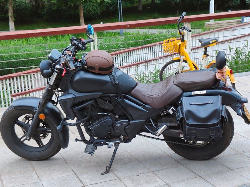 豪爵 TR300