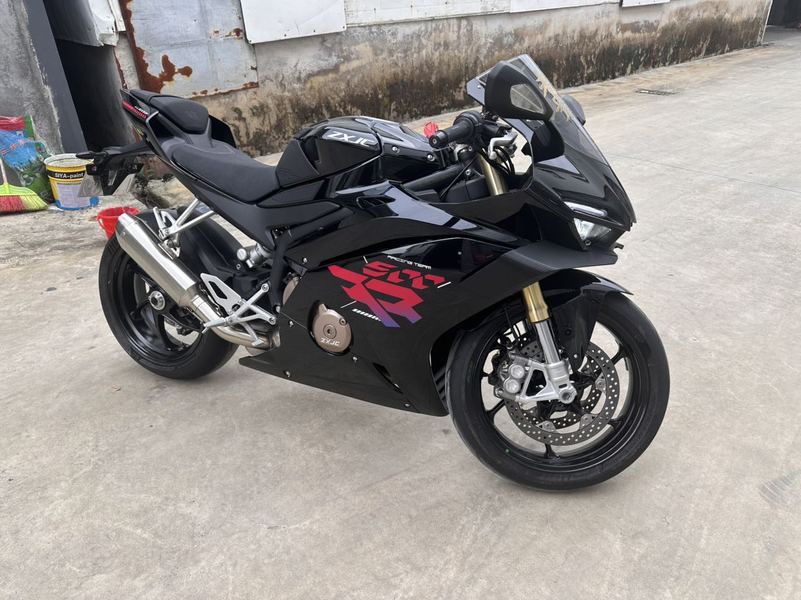 张雪机车 500RR