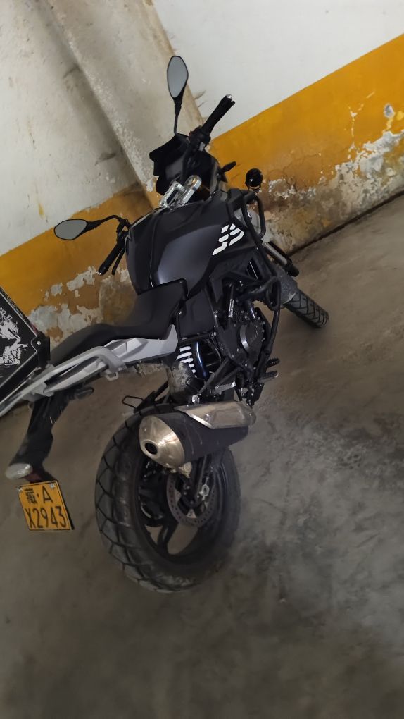 宝马 G 310 R