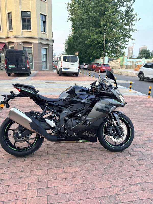 川崎 ZX-4R