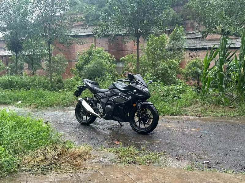 豪爵铃木 GSX250R