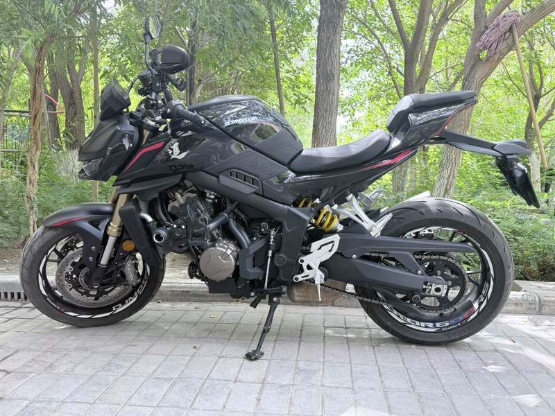 QJMOTOR 追600