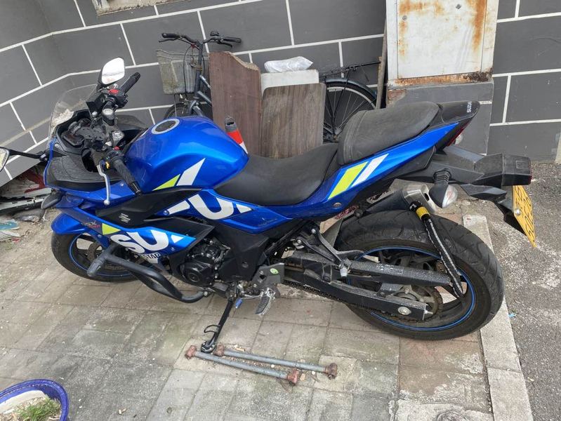 豪爵铃木 GSX250R