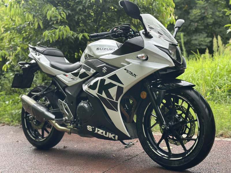 豪爵铃木 GSX250R
