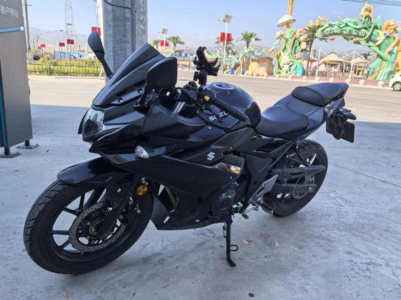豪爵铃木 GSX250R