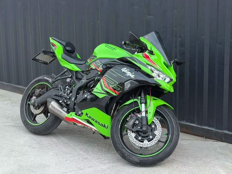 川崎 ZX-4R