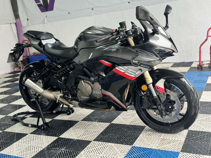 QJMOTOR 赛600