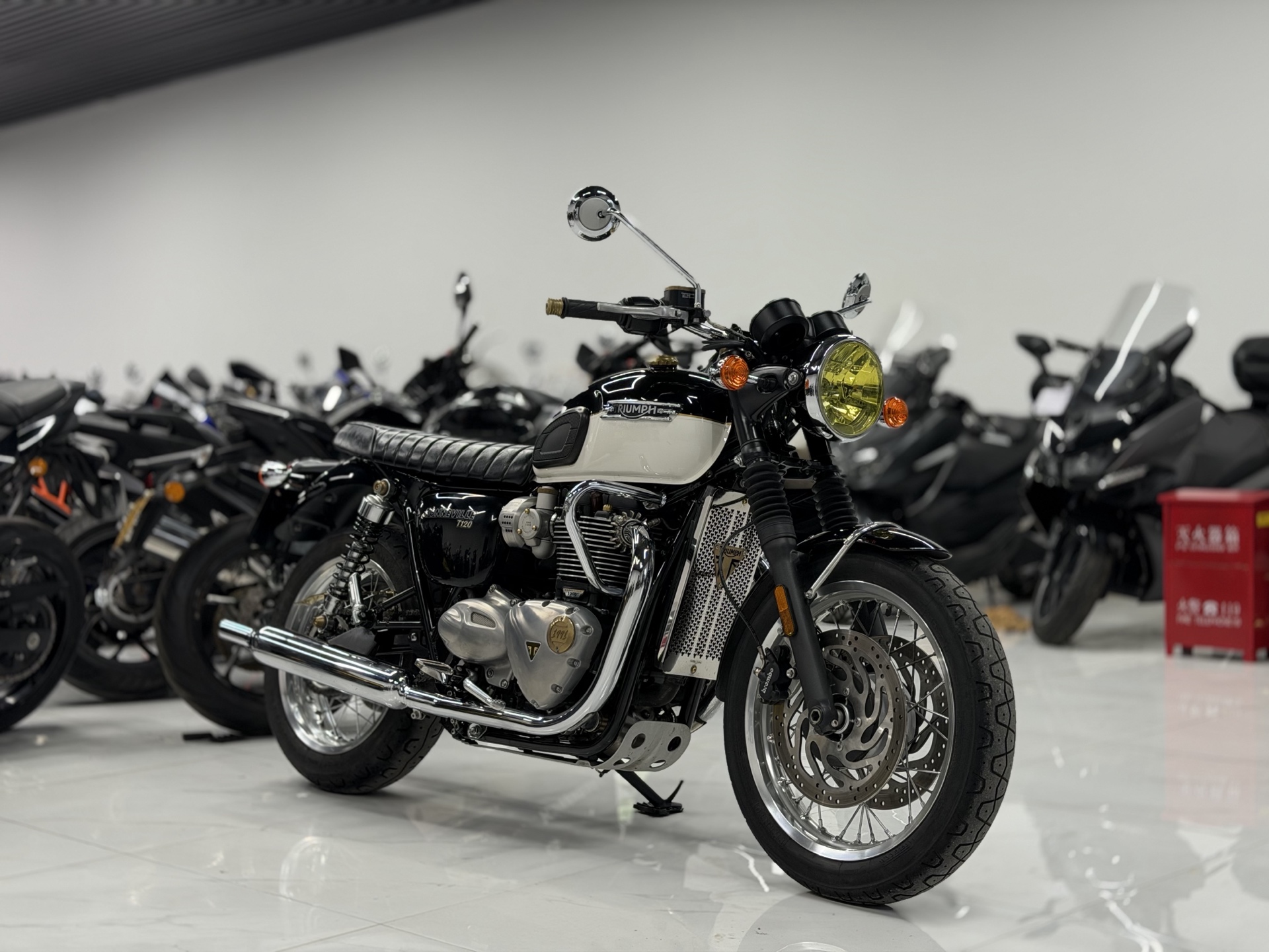 凯旋 Bonneville T120