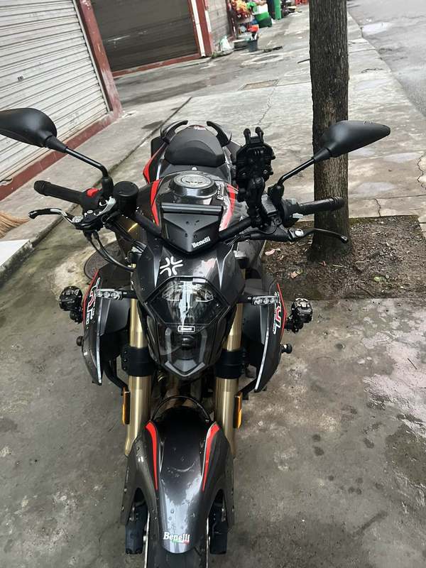 贝纳利 TNT600i