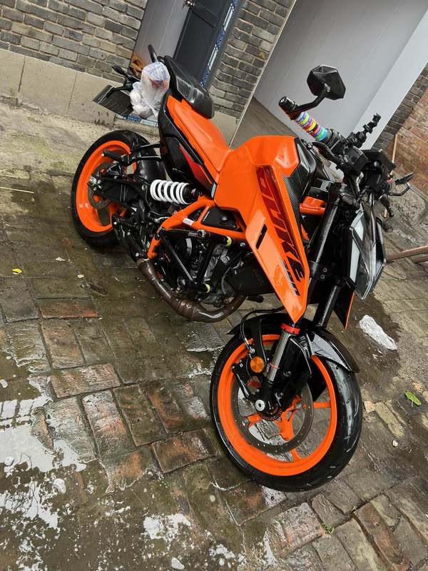 KTMR2R 390 Duke