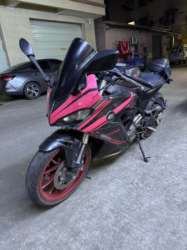 QJMOTOR 赛400