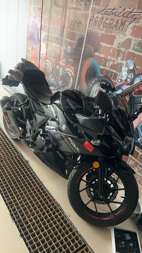豪爵铃木 GSX250R