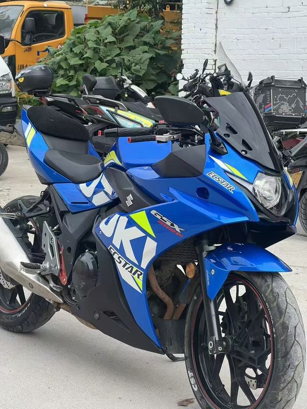 豪爵铃木 GSX250R