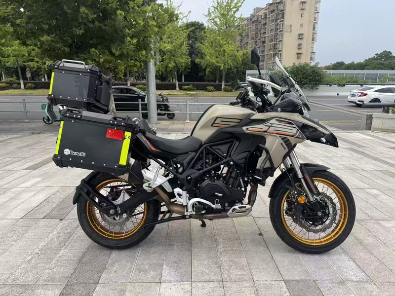 贝纳利 TRK552