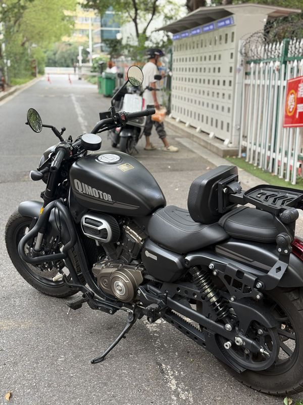QJMOTOR 闪250