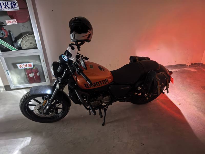 QJMOTOR 闪250