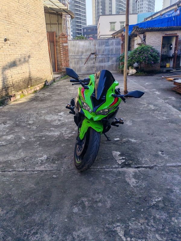 川崎 ZX-4R