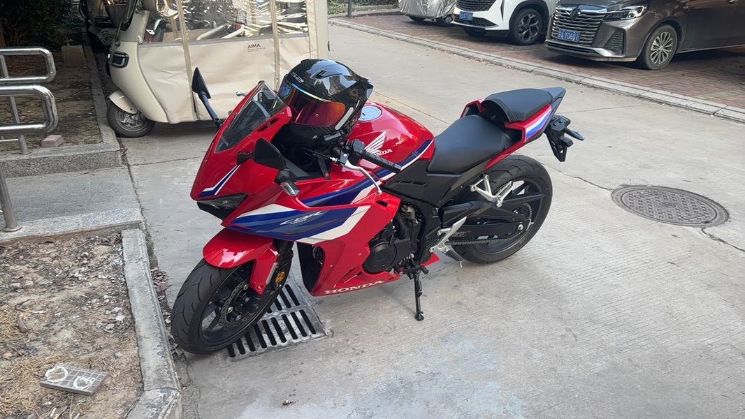 本田WING CBR400R