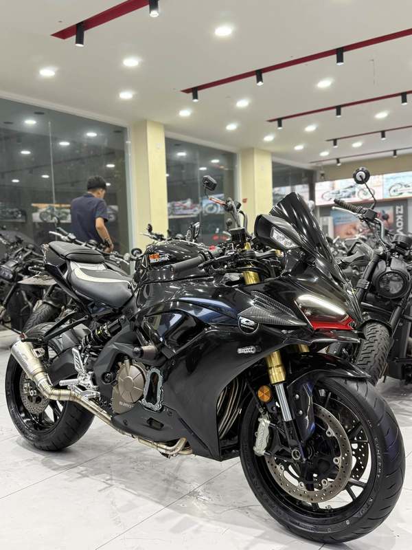 QJMOTOR 赛600