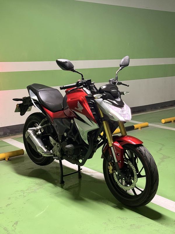 五羊本田 CB190R 暴锋眼