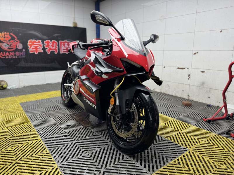 杜卡迪 Panigale V4