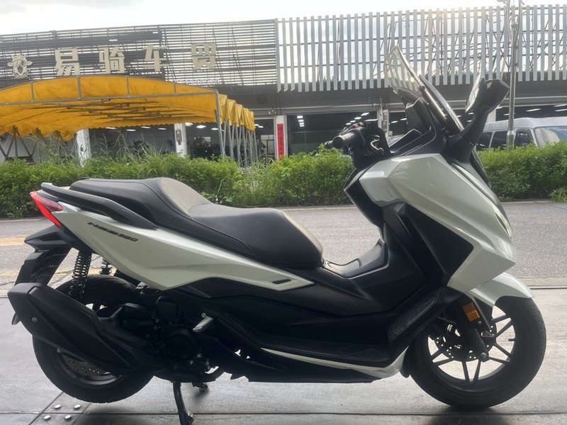 本田WING NSS350